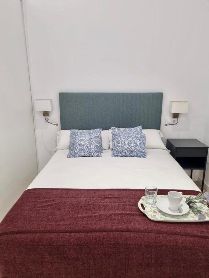 Apartamentos Rg Hospital Valme Séville Extérieur photo